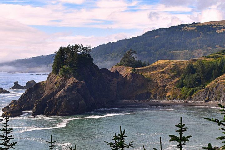 ocean waves on the coast of Oregon