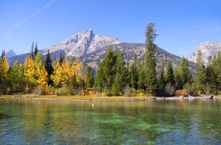 landscape scene of Jenny Lake in Grand Teton National Park