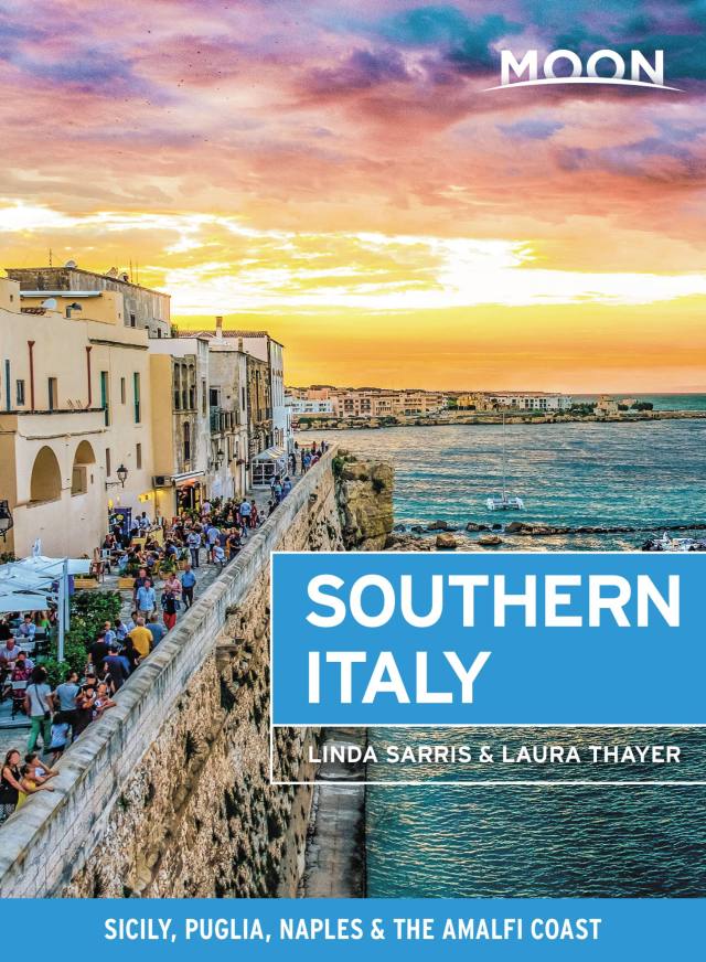 Moon　Moon　Italy　Southern　Guides　by　Linda　Sarris　Travel